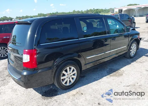 2015 Chrysler Town & Country Touring z USA, uszkodzony, nr VIN 2C4RC1BG7FR694909